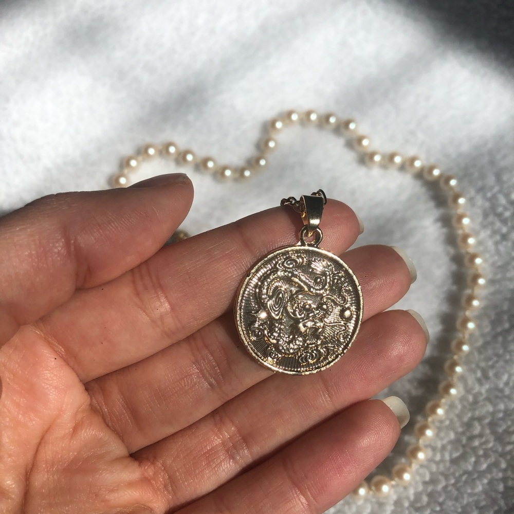 Dragon circular plate necklace! 🐉